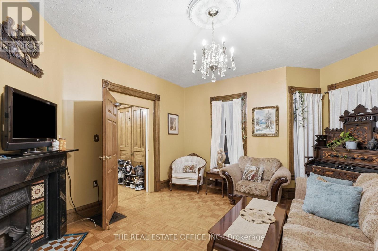 4327 Simcoe Street, Niagara Falls, ON photo 24