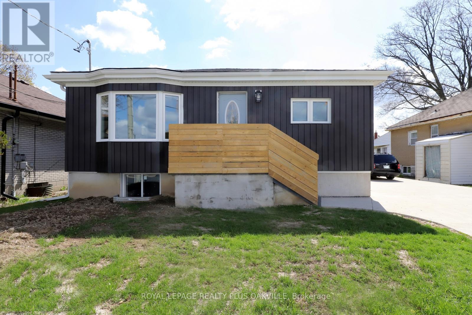 MAIN FLOOR - 269 WEST 5TH STREET, Hamilton (Mohawk)