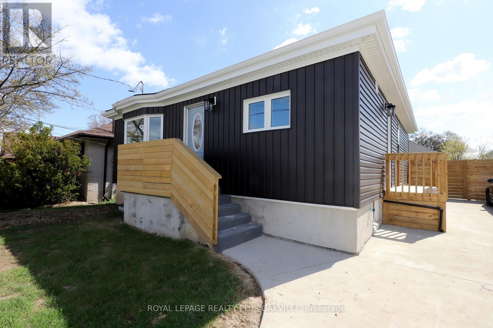 MAIN FLOOR - 269 WEST 5TH STREET, Hamilton (Mohawk) — photo 2