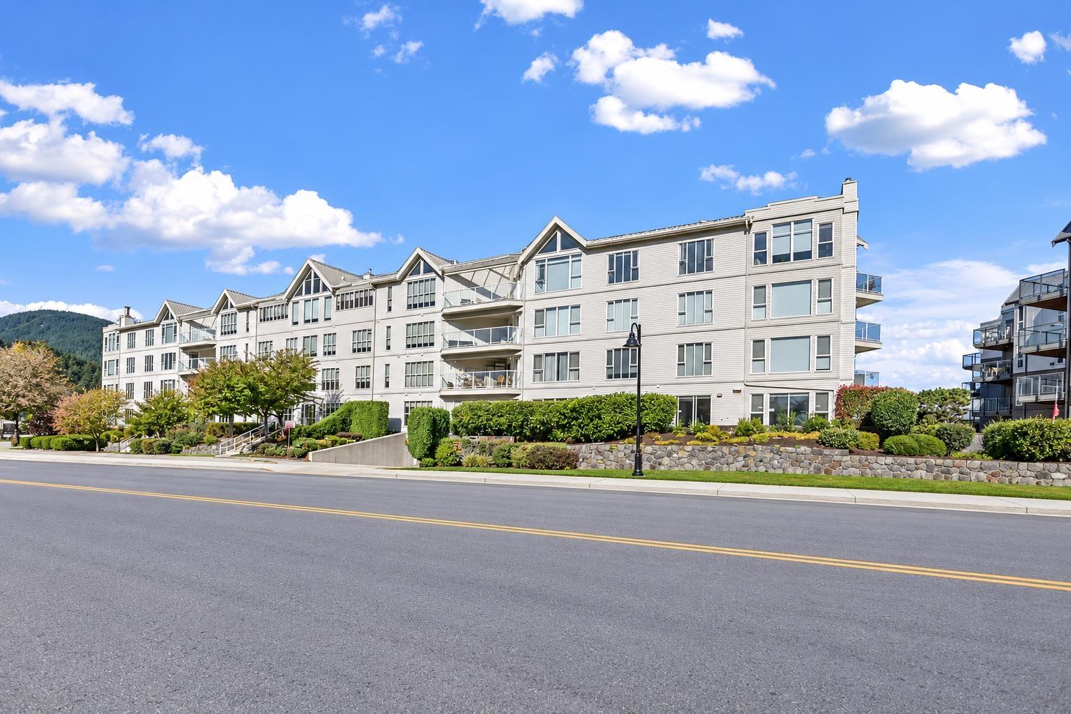 412 328 ESPLANADE AVENUE, Harrison Hot Springs, Harrison Hot Springs - Image 1