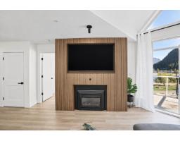 412 328 Esplanade Avenue, Harrison Hot Springs, Harrison Hot Springs, BC V0M1K0 Photo 8