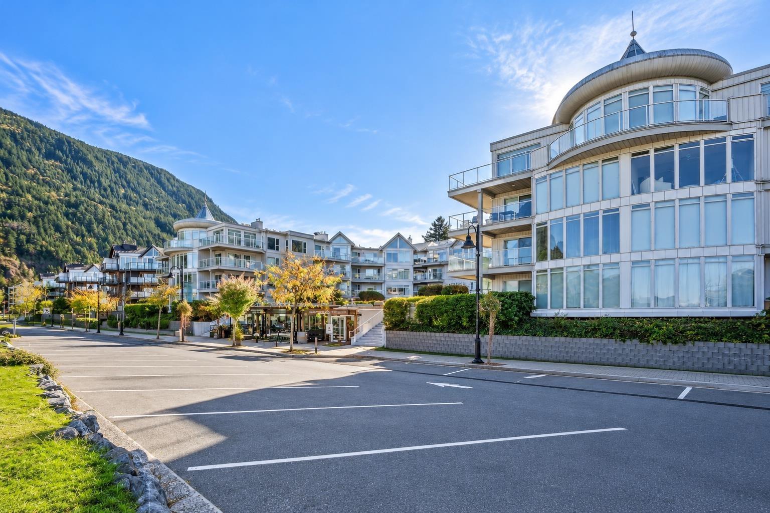 412 328 ESPLANADE AVENUE, Harrison Hot Springs, Harrison Hot Springs - Image 1