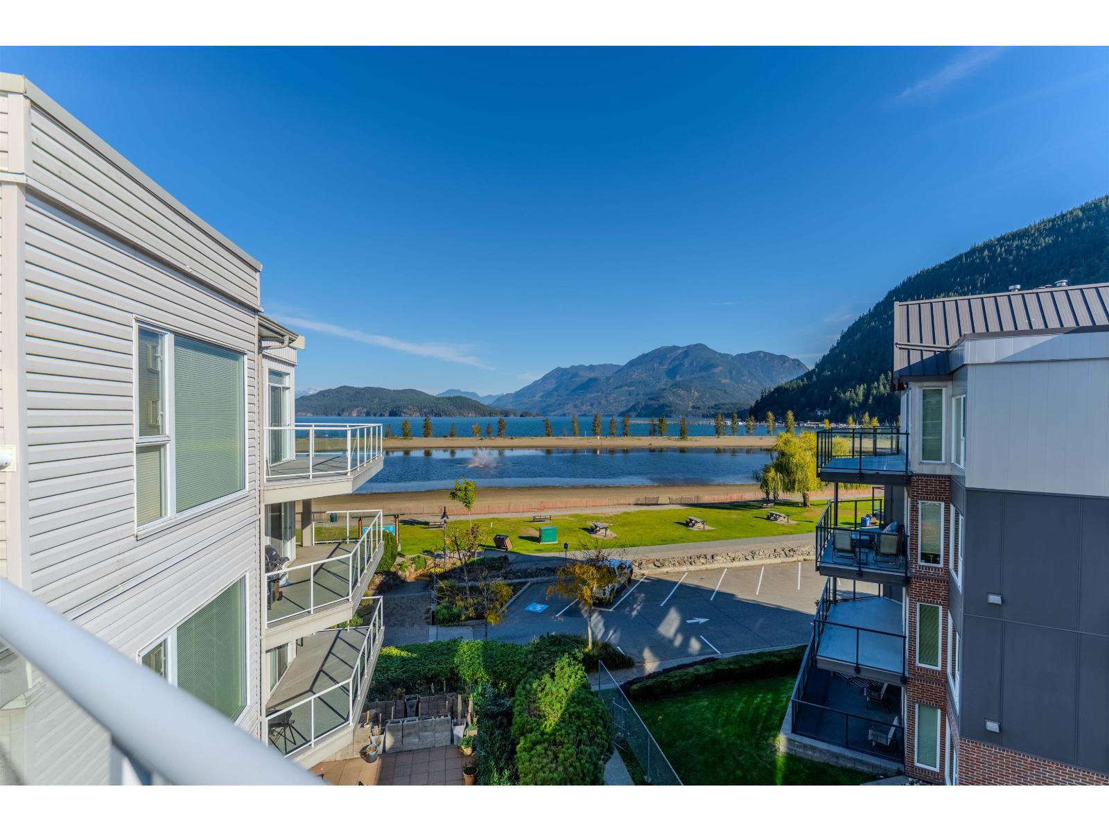 412 328 ESPLANADE AVENUE, Harrison Hot Springs, Harrison Hot Springs - Image 1
