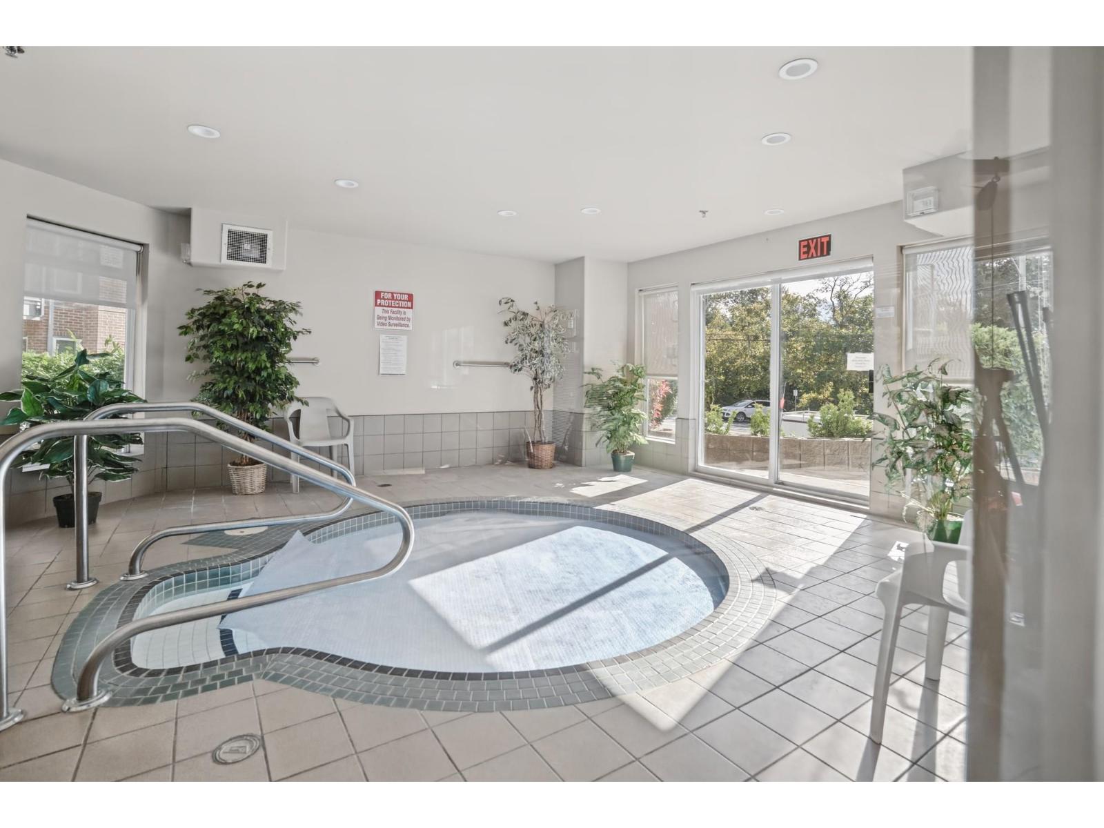 412 328 ESPLANADE AVENUE, Harrison Hot Springs, Harrison Hot Springs - Image 1