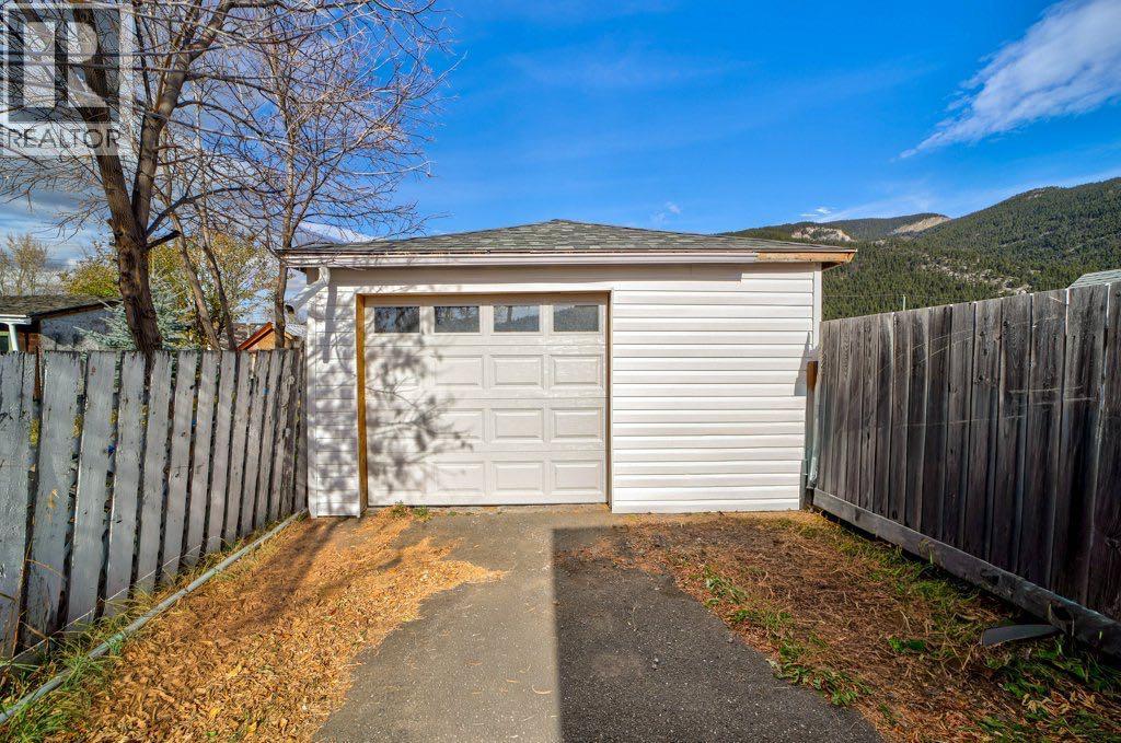 13221 17 Avenue, Blairmore — photo 24