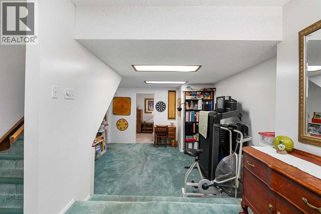 152 Templewood Road NE photo 28