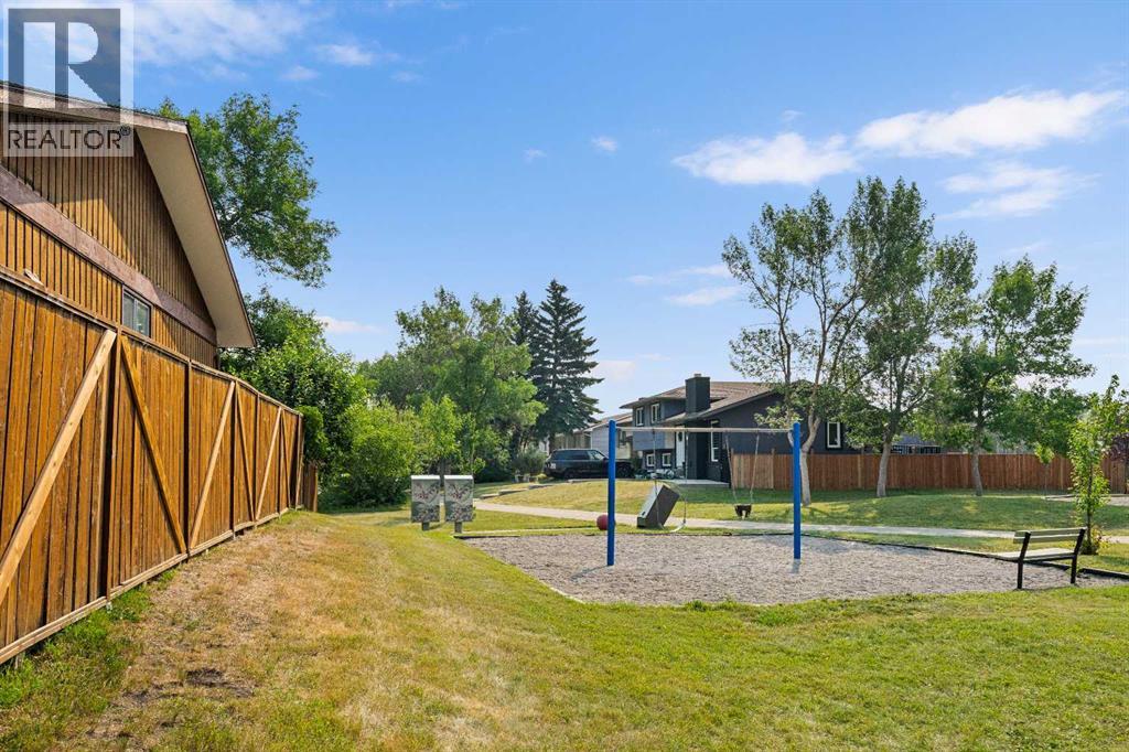 152 Templewood Road NE photo 44