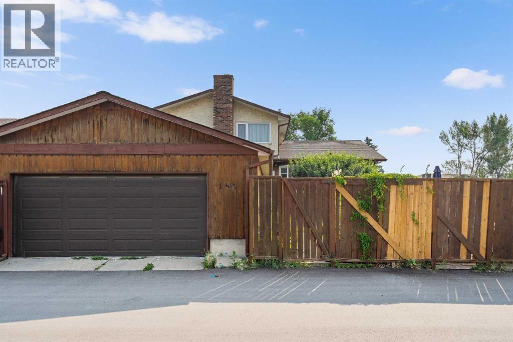 152 Templewood Road NE photo 45