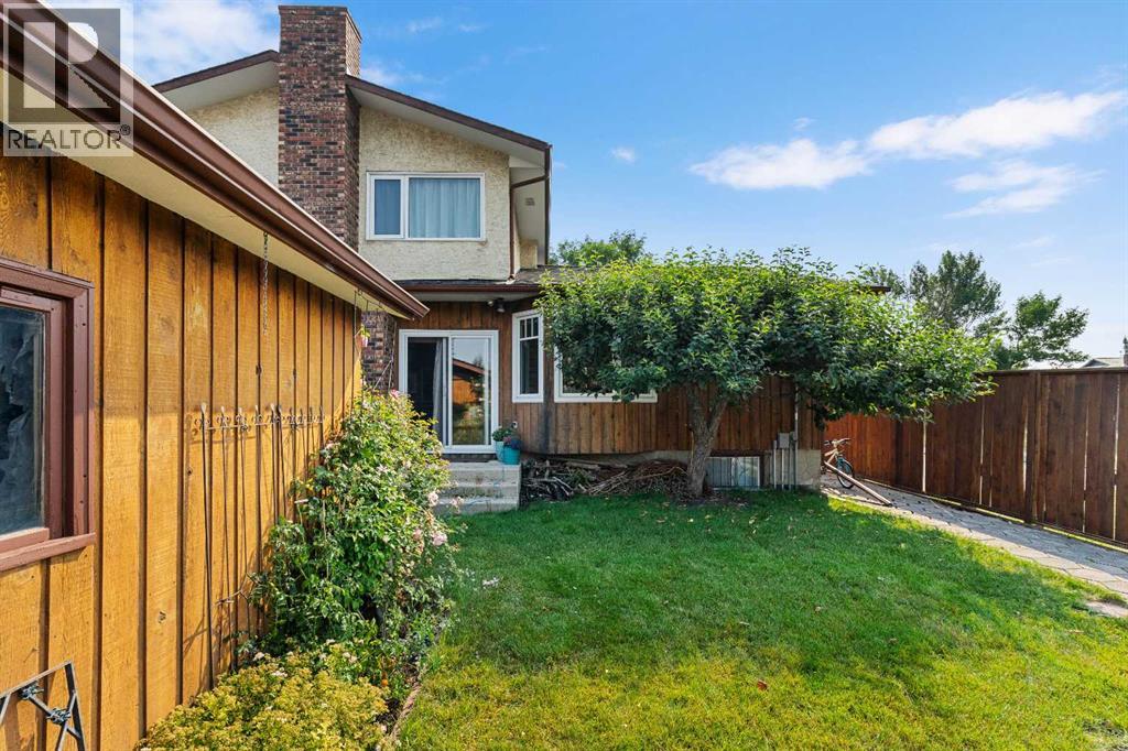 152 Templewood Road NE photo 41