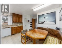 4pc Bathroom - 2120 Milne Drive Ne, Calgary, AB T2E6B8 Photo 11
