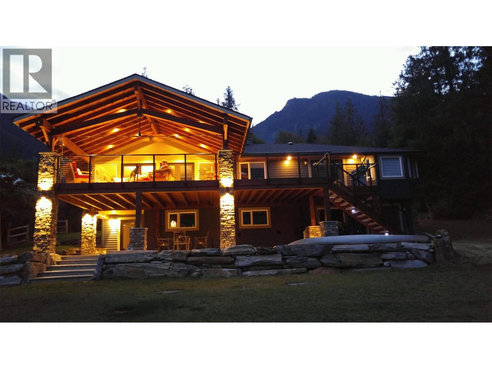222 Nichols Drive - 66