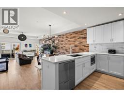 Living room - 3030 Pandosy Street Unit# 303, Kelowna, BC V1Y0C4 Photo 11