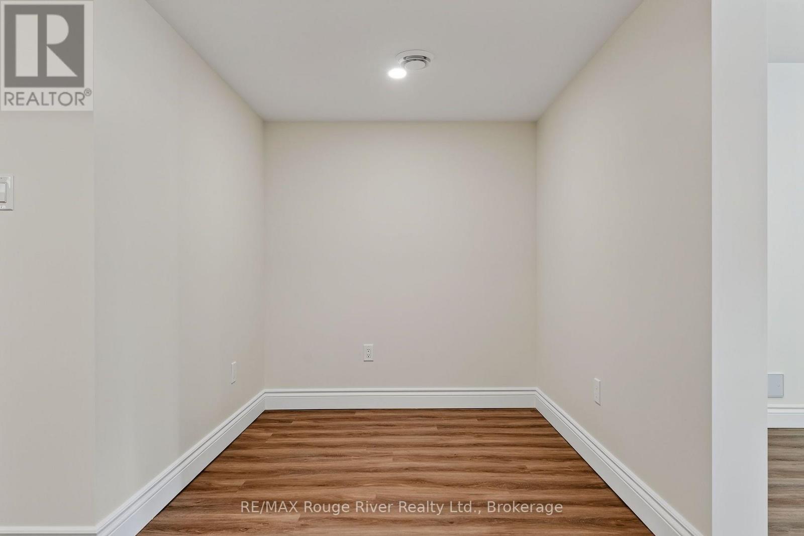 713 Prince Of Wales Drive, Cobourg, ON photo 32