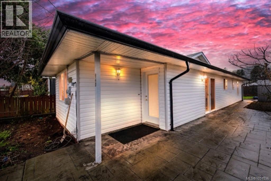 940 5th Ave, Ladysmith - Image 1