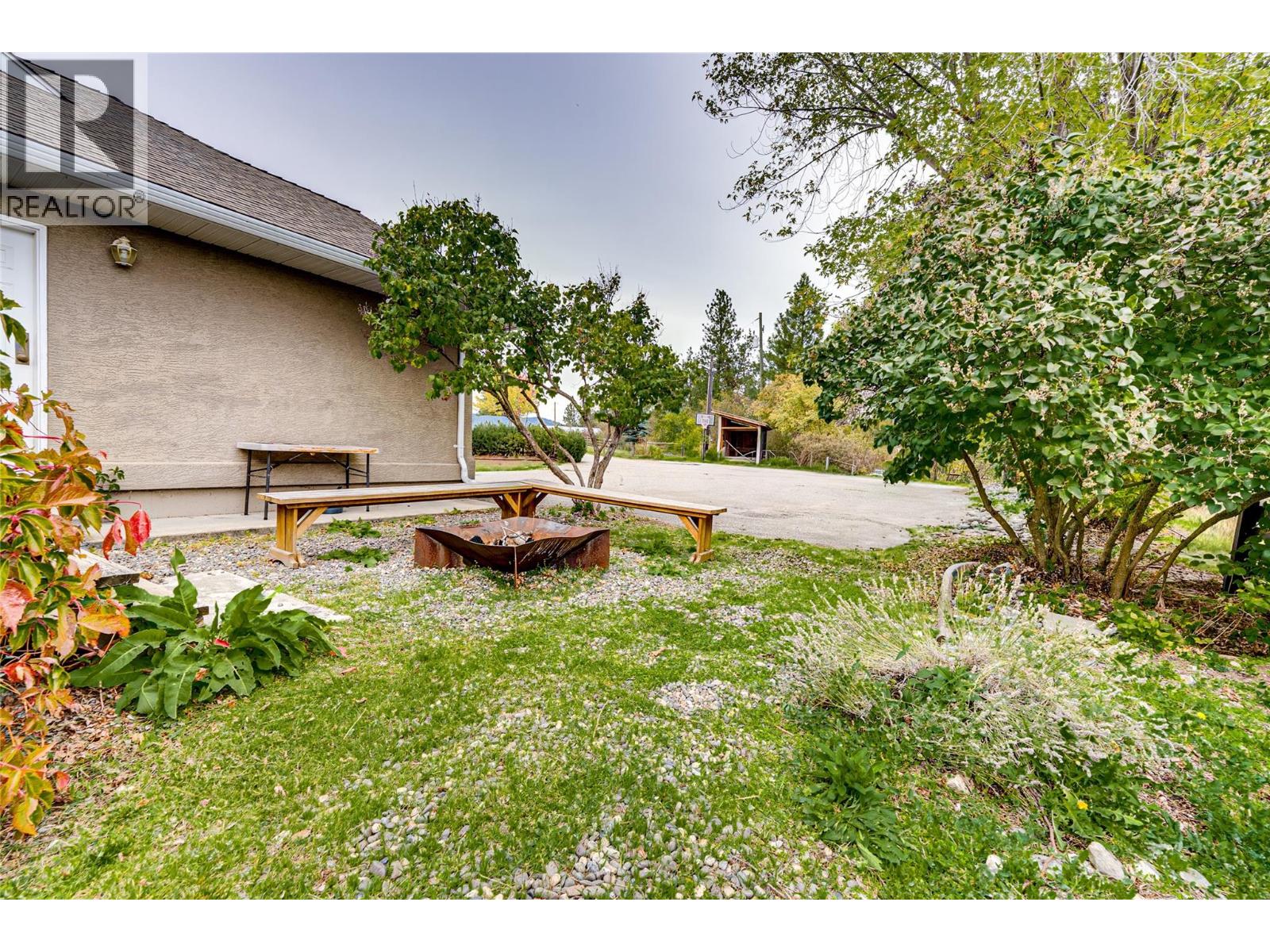 4671 Grandview Flats Road S, Spallumcheen - Image 1