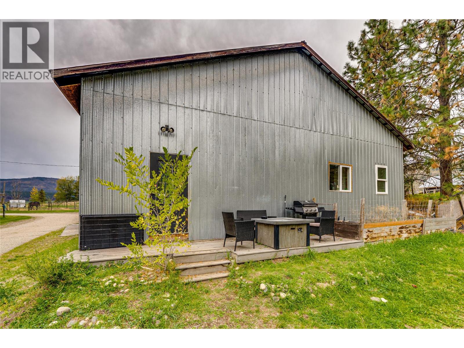 4671 Grandview Flats Road S, Spallumcheen - Image 1