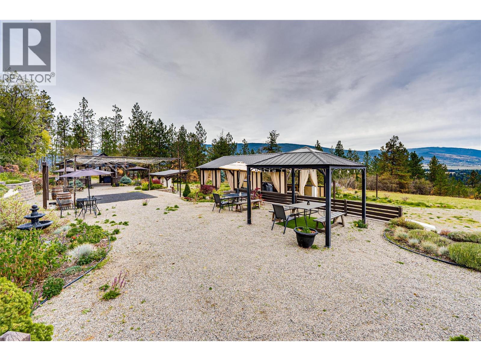 4671 Grandview Flats Road S, Spallumcheen - Image 1