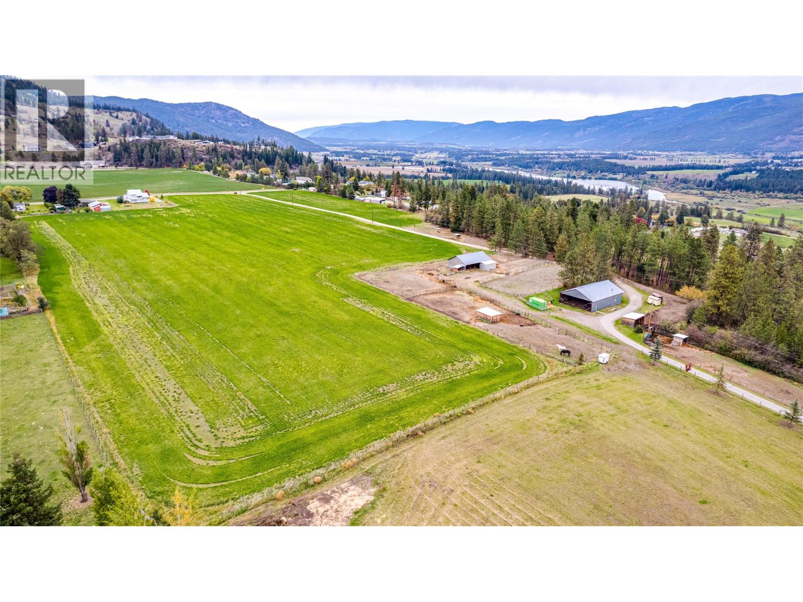 4671 Grandview Flats Road S, Spallumcheen - Image 1