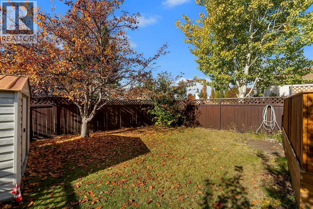 225 Riverwood Close SE photo 43