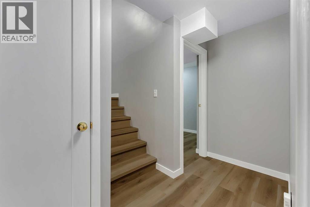 225 Riverwood Close SE photo 33