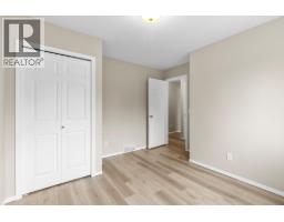 142 Applebrooke Crescent, Kelowna, BC V1V1W4 Photo 18