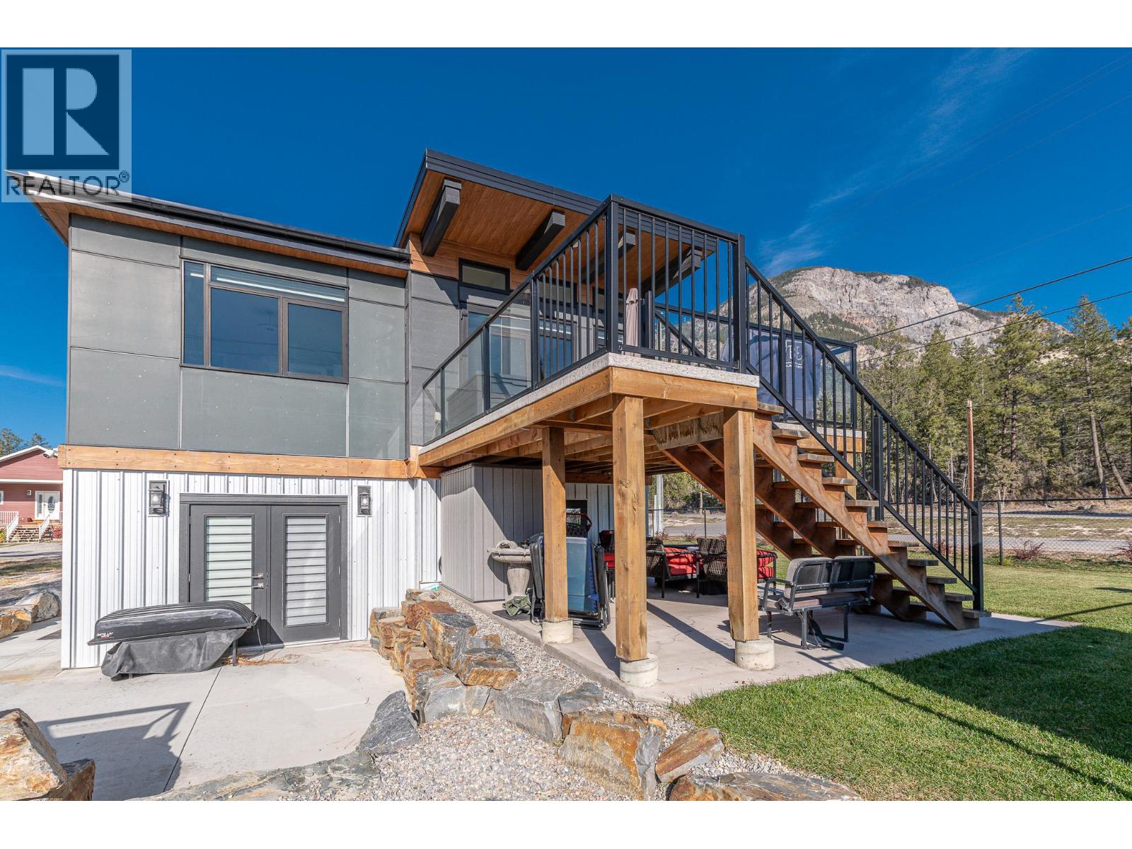 4978 Ponderosa Crescent, Canal Flats - Image 1