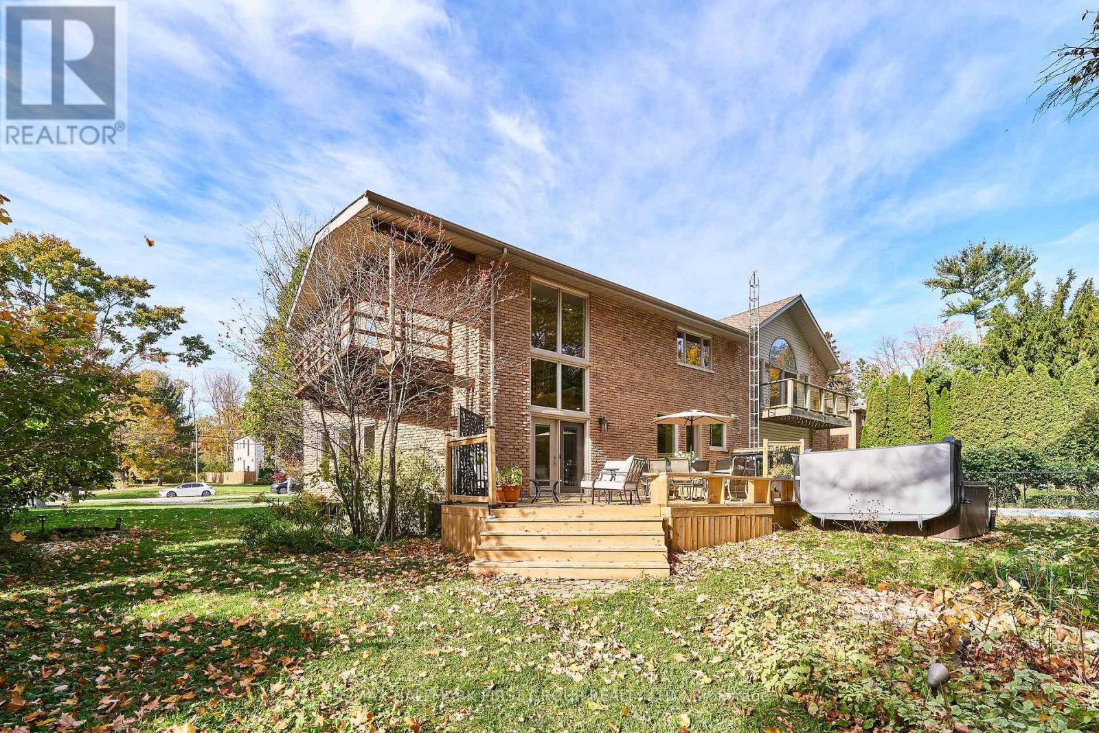 515 Oakwood Drive, Pickering, ON photo 4