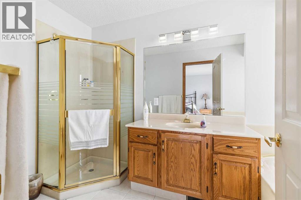 24 Signature Point SW, Calgary — photo 21