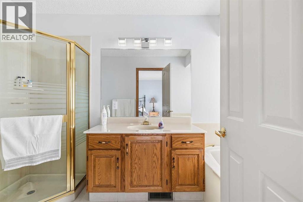 24 Signature Point SW, Calgary — photo 22