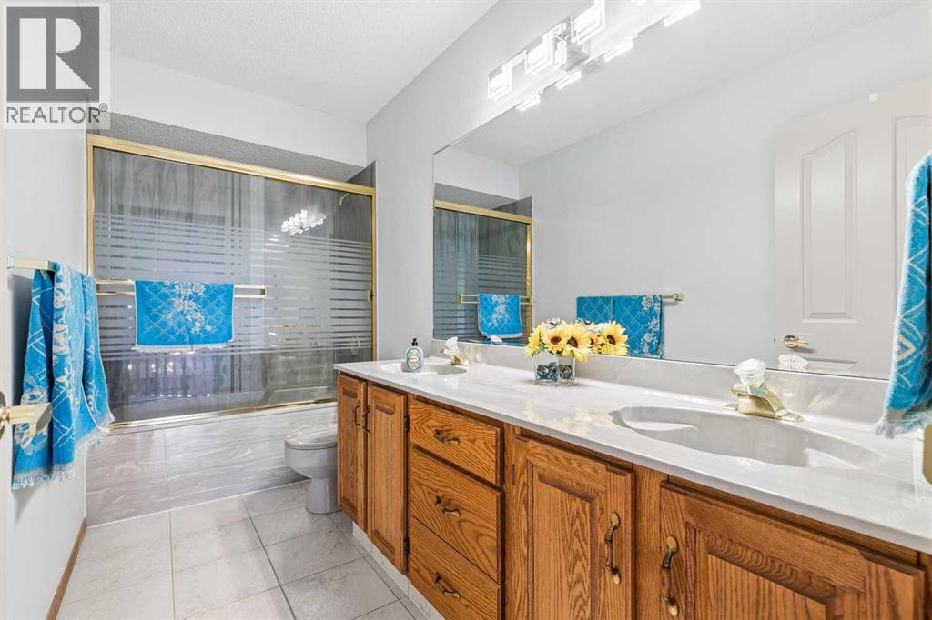 24 Signature Point SW, Calgary — photo 28