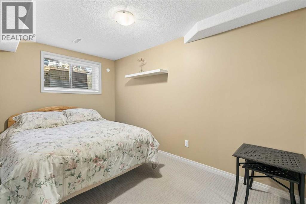 24 Signature Point SW, Calgary — photo 36