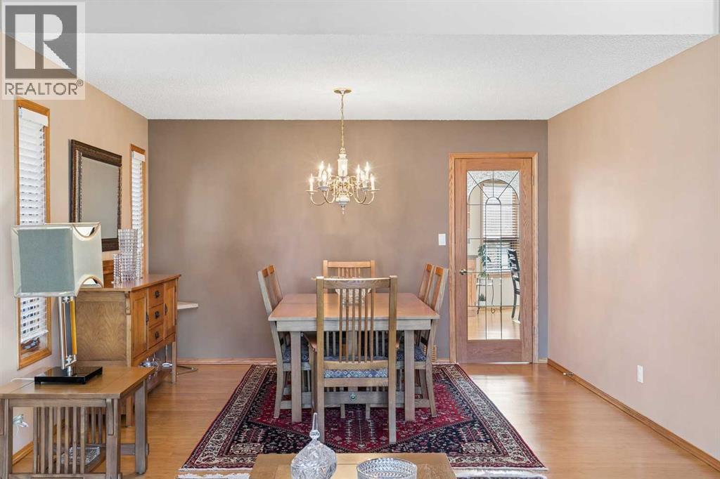 24 Signature Point SW, Calgary — photo 5