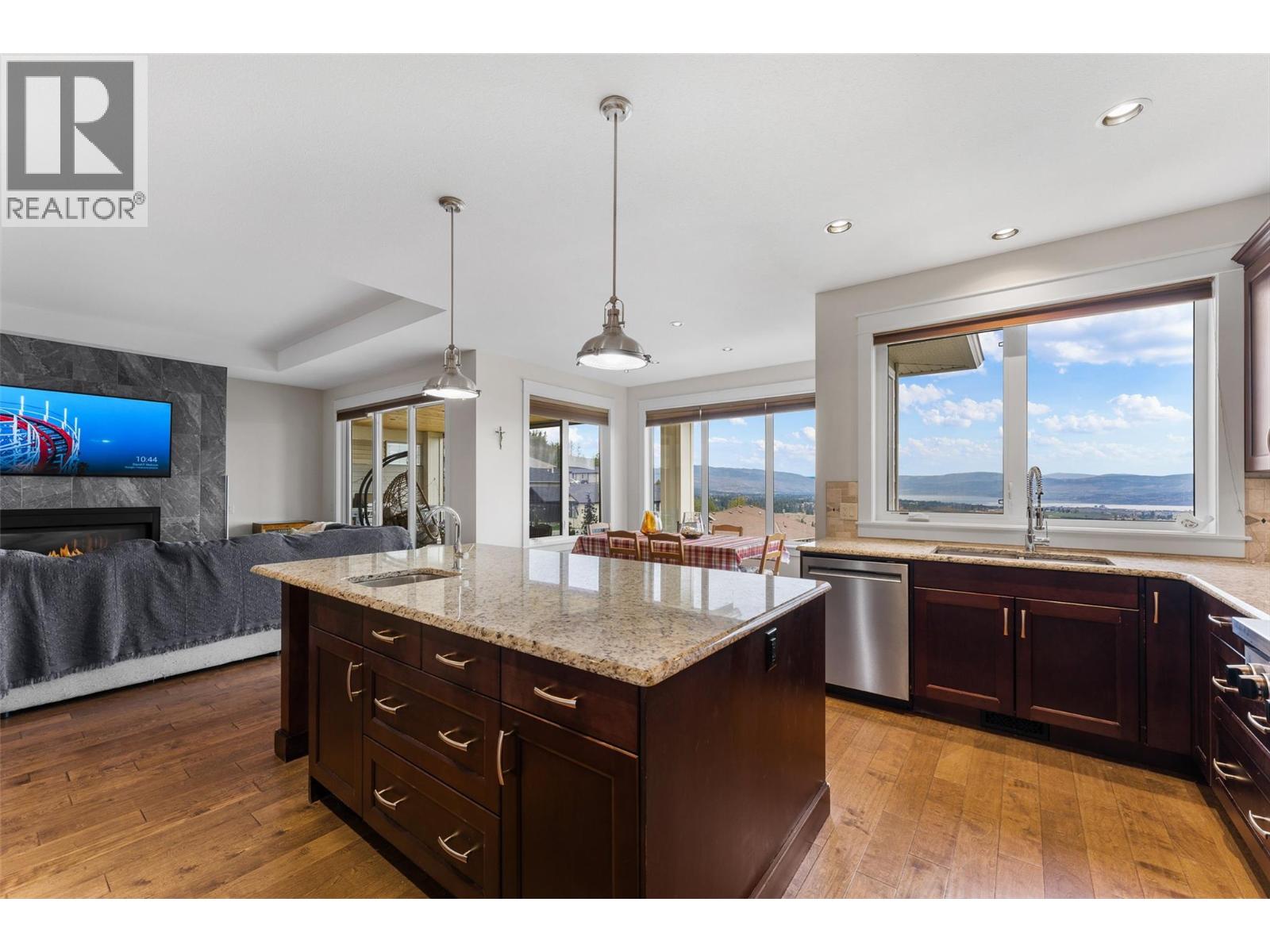 2492 Lago Vista Street, Kelowna - Image 1