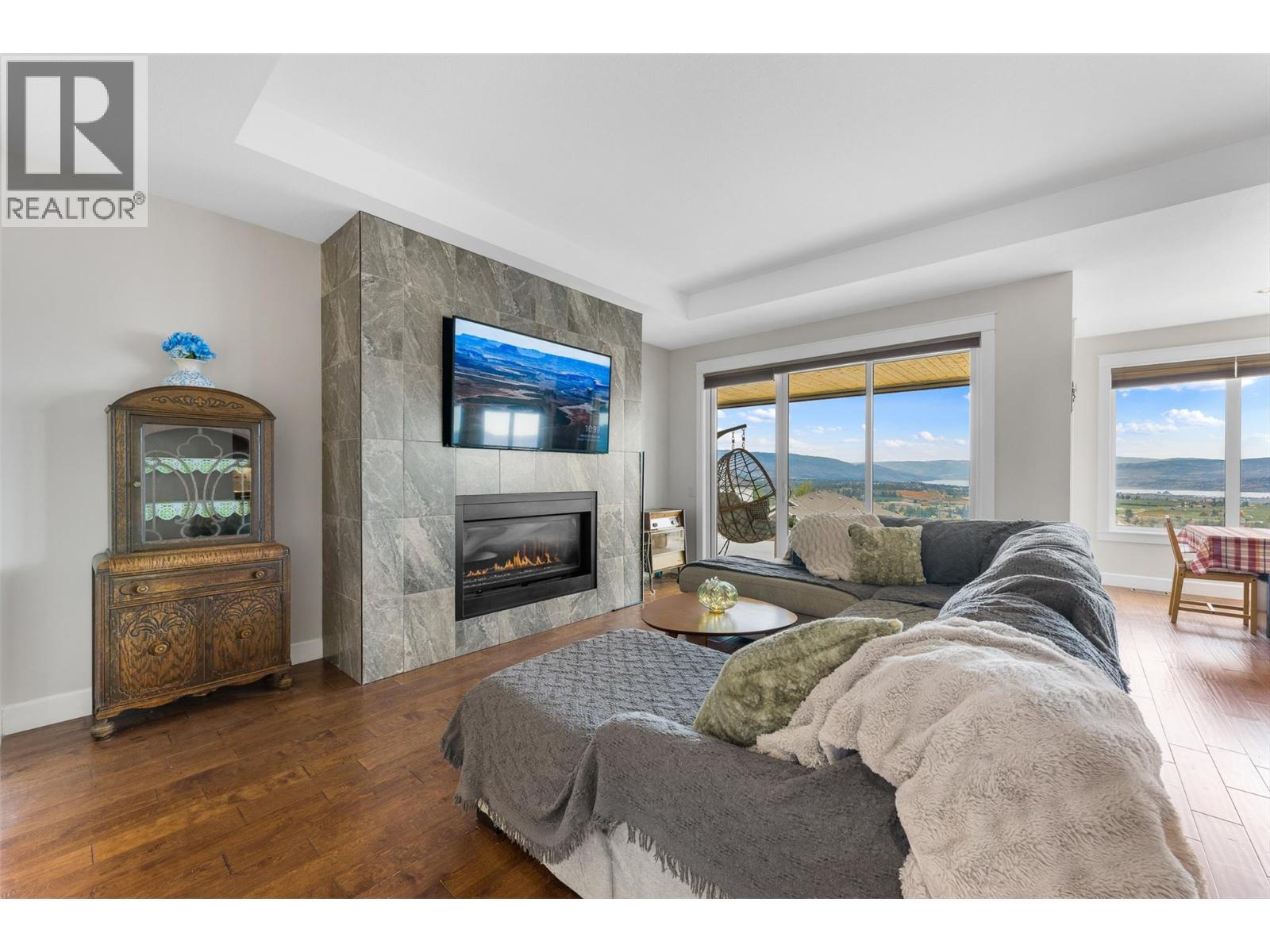 2492 Lago Vista Street, Kelowna - Image 1