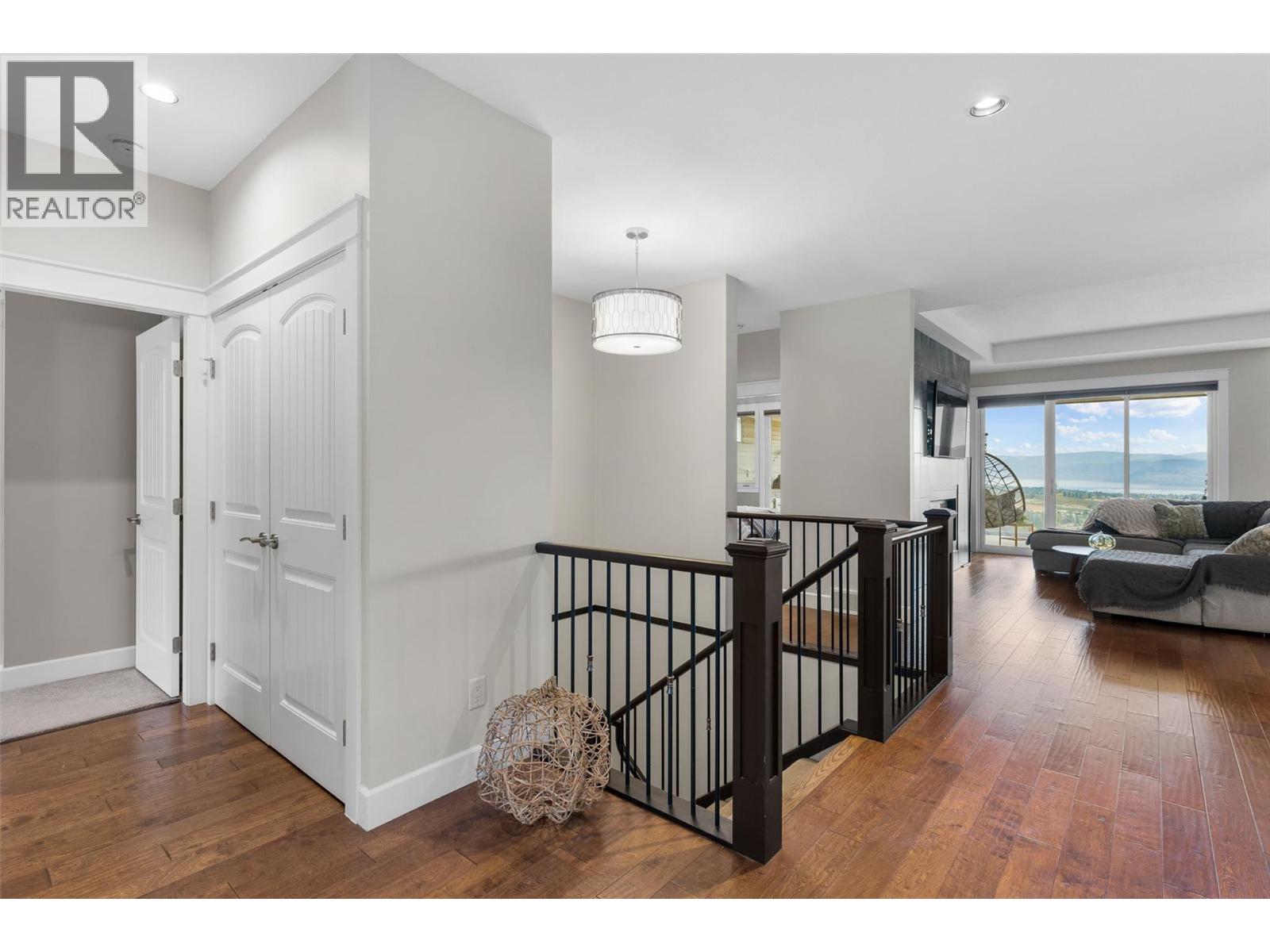 2492 Lago Vista Street, Kelowna - Image 1