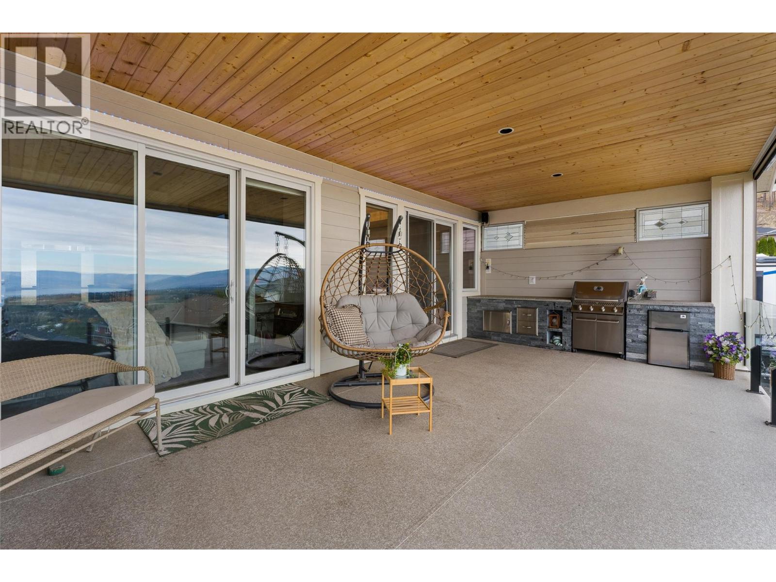 2492 Lago Vista Street, Kelowna - Image 1