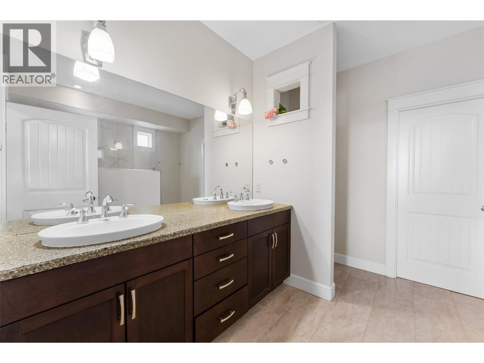 2492 Lago Vista Street, Kelowna - Image 1