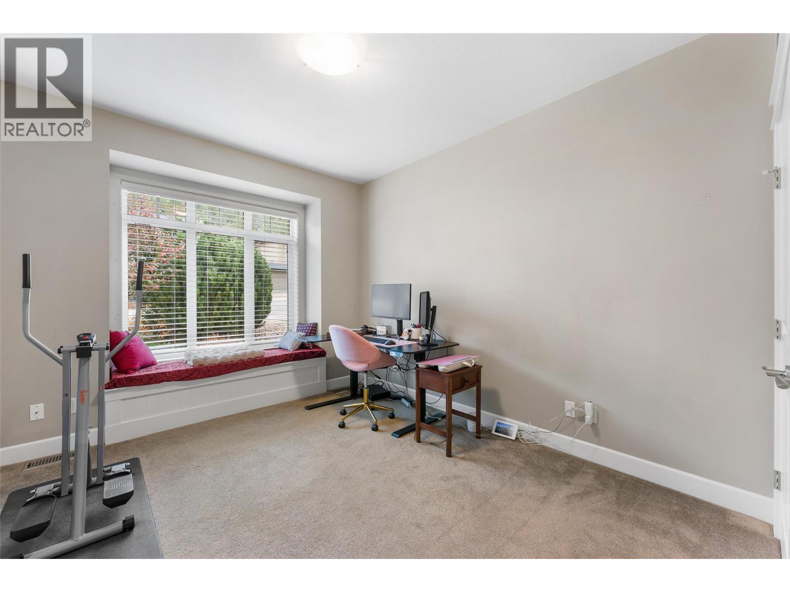 2492 Lago Vista Street, Kelowna - Image 1