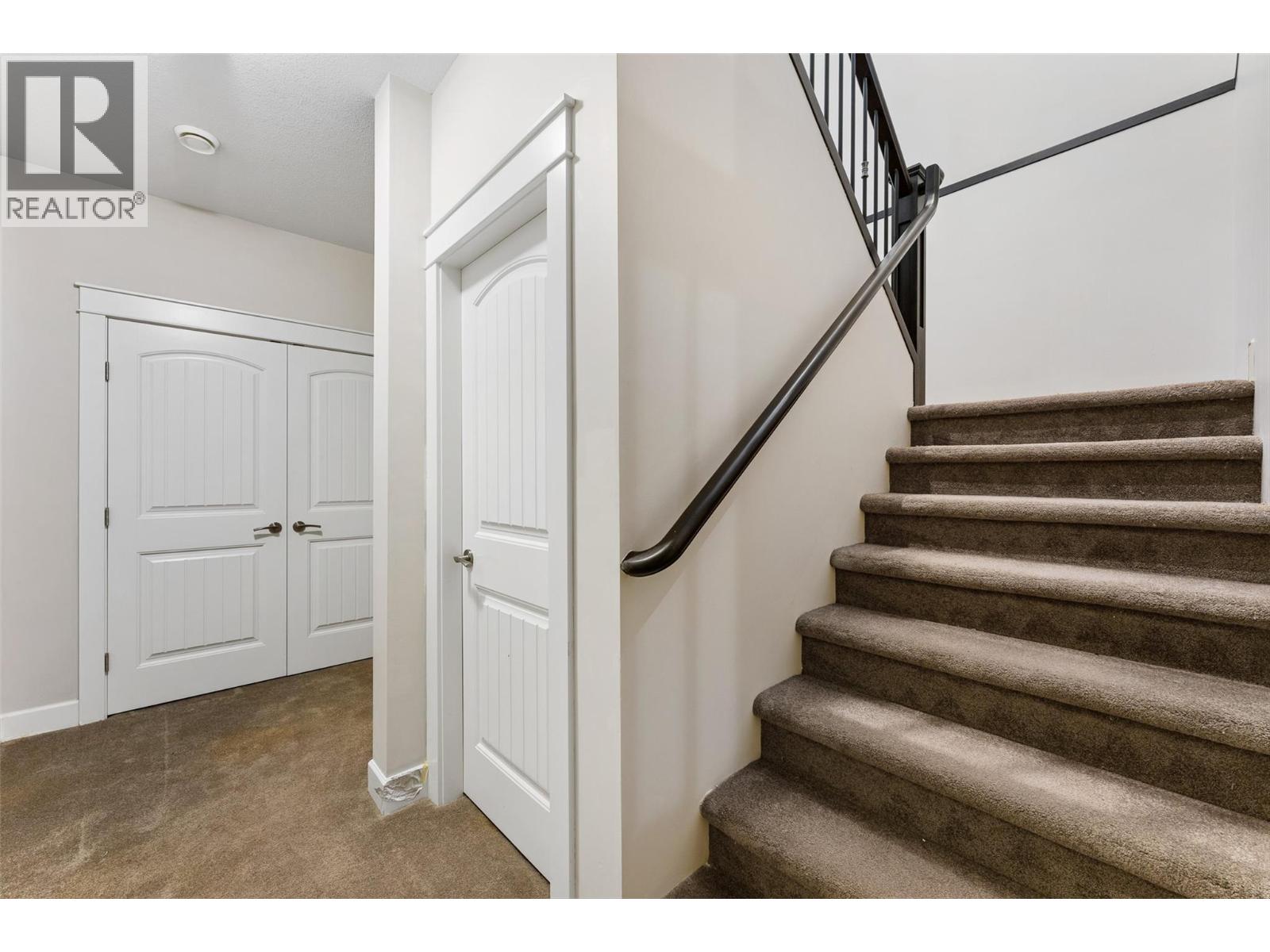 2492 Lago Vista Street, Kelowna - Image 1