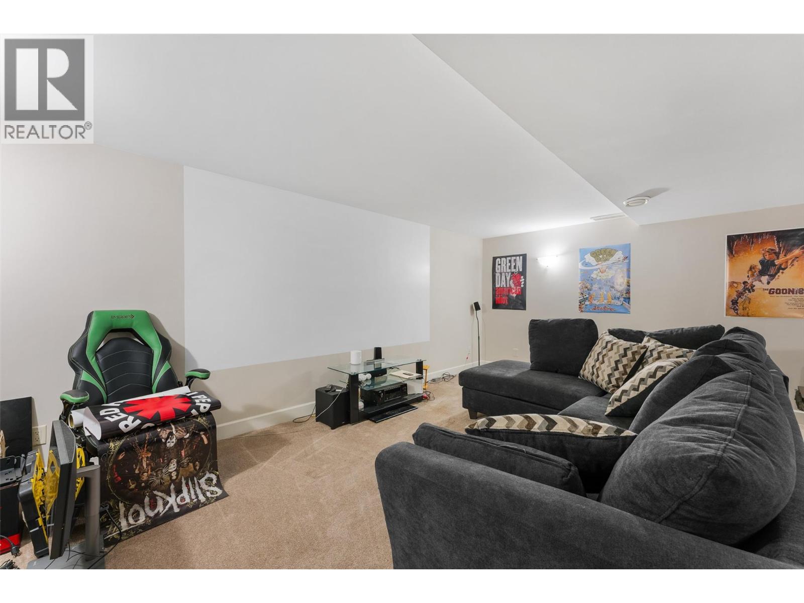 2492 Lago Vista Street, Kelowna - Image 1
