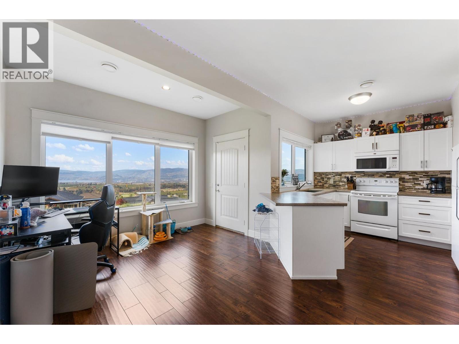 2492 Lago Vista Street, Kelowna - Image 1