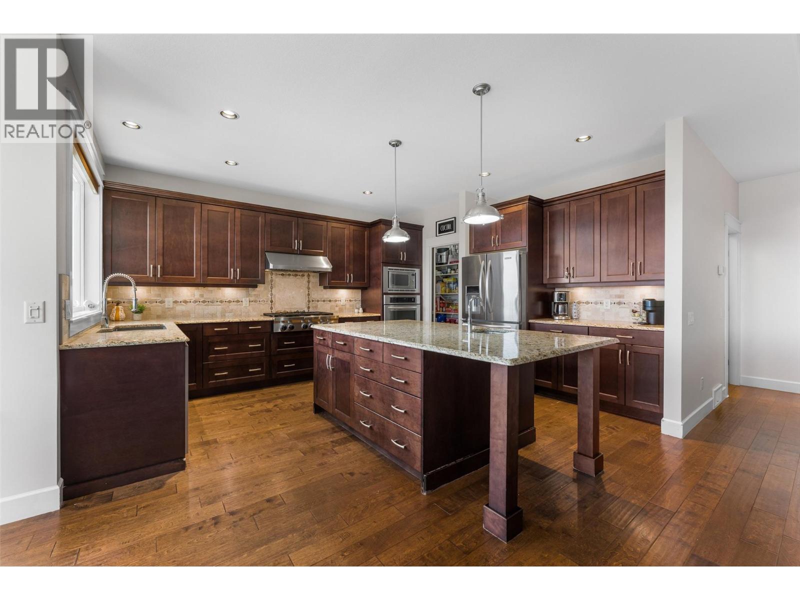 2492 Lago Vista Street, Kelowna - Image 1
