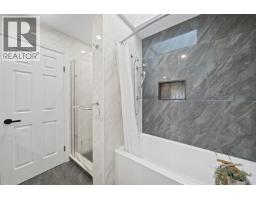 2480 Gale Avenue, Coquitlam, BC V3K6B6 Photo 18