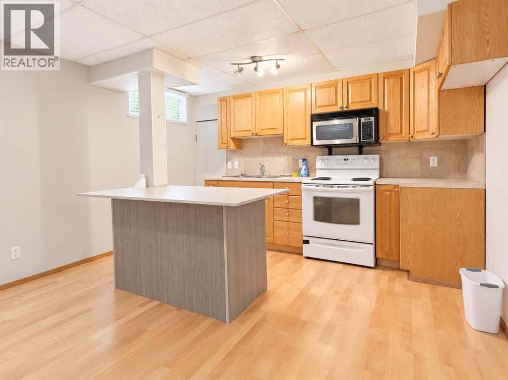 1709 15 Avenue S, photo 15 of 24