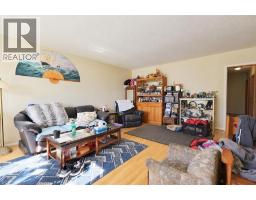 Living room - 1709 15 Avenue S, Lethbridge, AB T1K0W8 Photo 8