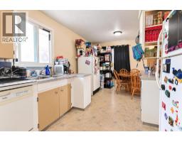 4pc Bathroom - 1709 15 Avenue S, Lethbridge, AB T1K0W8 Photo 7