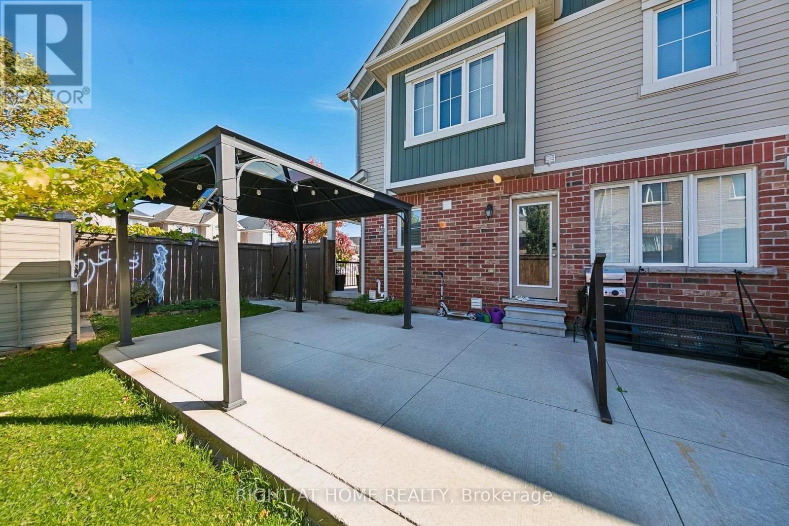 313 Gillett Point, Milton, ON photo 44