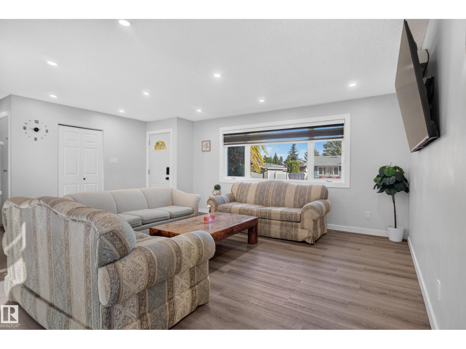 67 HENRY AV NW, Edmonton — photo 14
