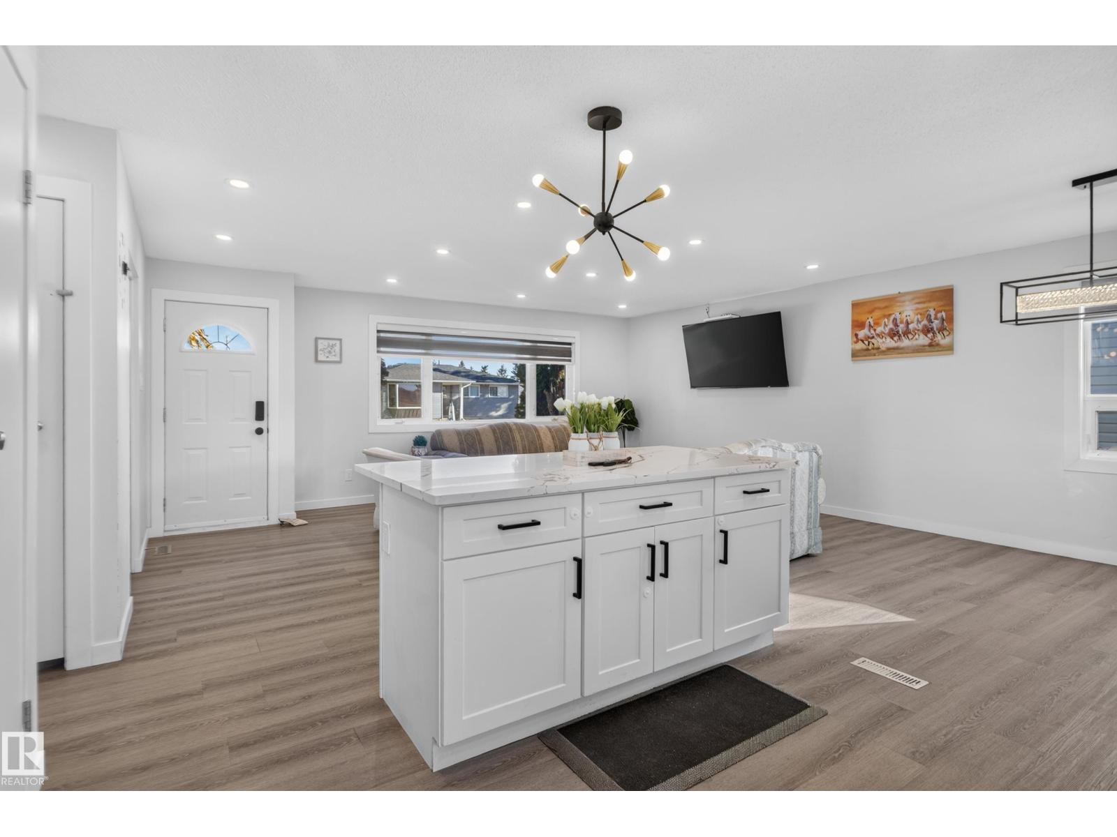 67 HENRY AV NW, Edmonton — photo 22