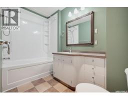 615 Clarence Avenue S, Saskatoon, SK S7H2E1 Photo 18